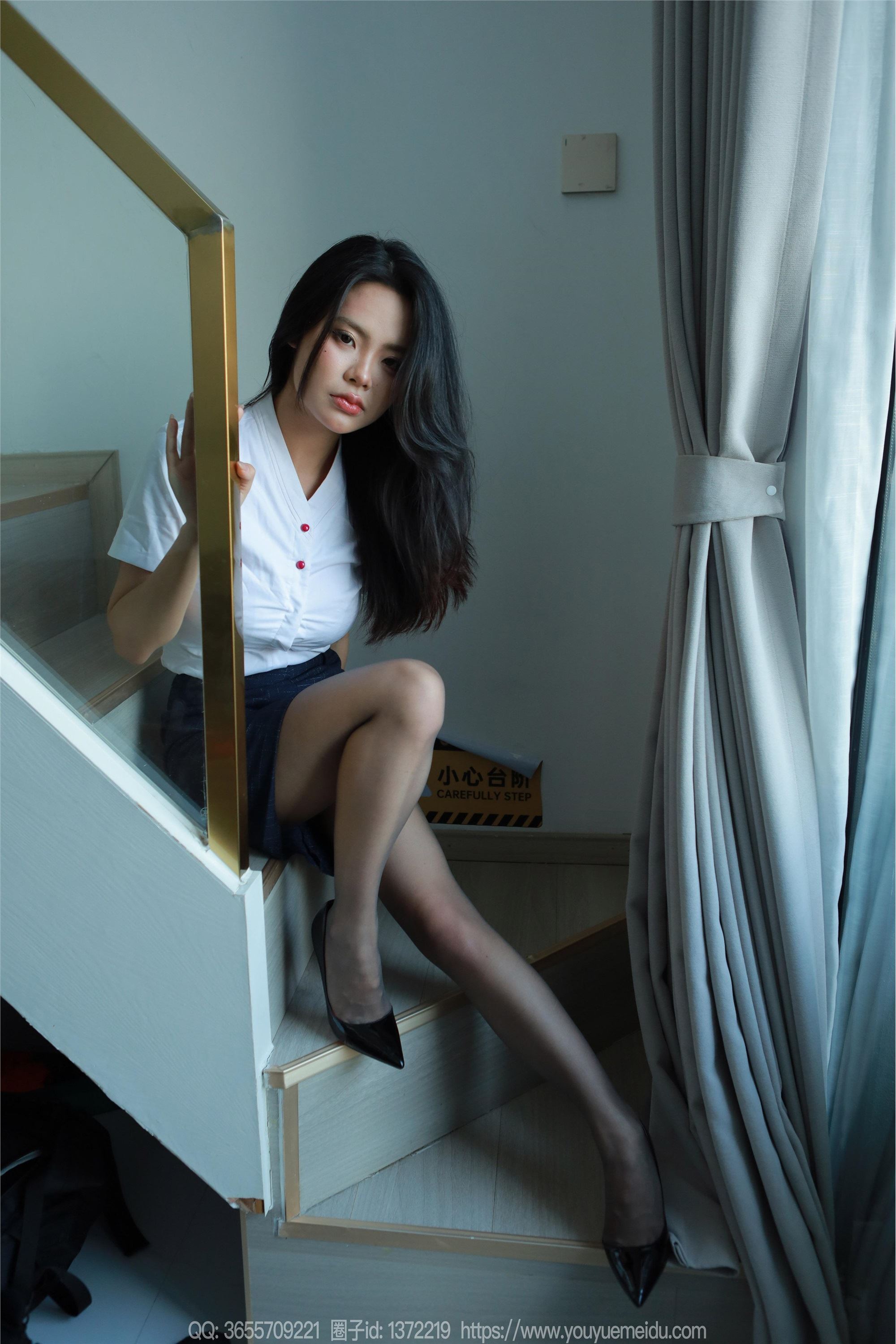 IESS异思趣向  2024.12.01 丝享家 1912 兔兔《OL黑丝》